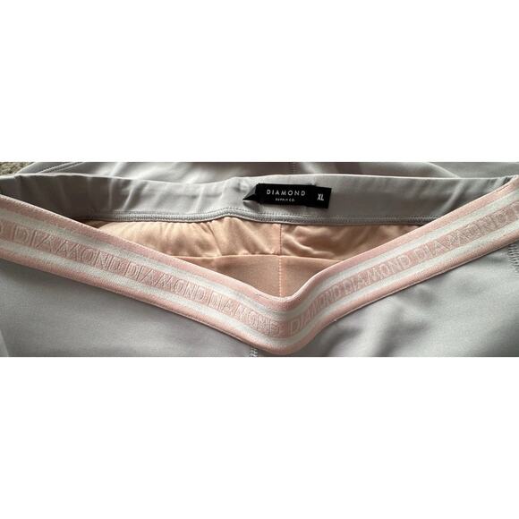 Diamond 24 KARAT Gray With Pink ATHLETIC SHORT Women’s Size X-Large New NWTs - Picture 4 of 12